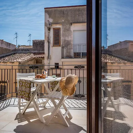 Casa Del Golfo Santantonino * 卡斯泰拉马莱