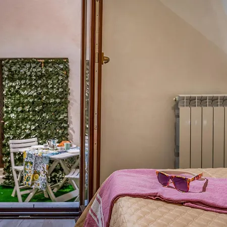 Casa Del Golfo Santantonino * 卡斯泰拉马莱