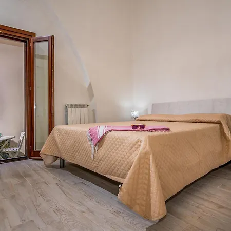 Casa Del Golfo Santantonino